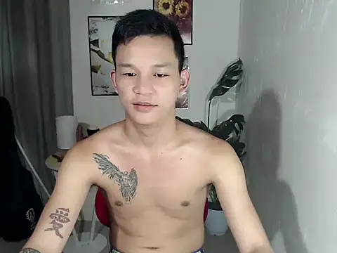 Snapshot of asianmonstercock05 chatting on 10.22.25 asianmonstercock05 online show from 10.22.25