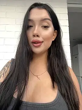 kiss Lissa online show from 11.26.25