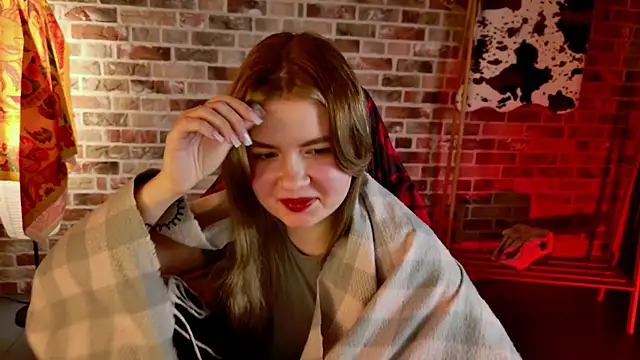 Snapshot of HaleySun chatting on 10.22.25 HaleySun online show from 10.22.25