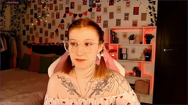 Ayla Hicks online show from 09.29.25