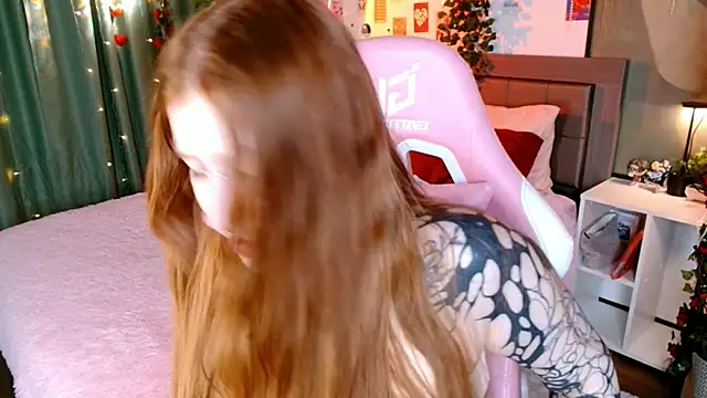 Snapshot of Ayla_Hicks chatting on 05.29.26 Ayla Hicks online show from 05.29.26