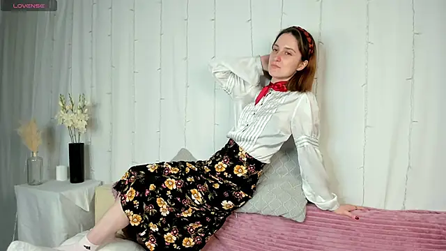 Snapshot of Rimma_Kallas chatting on 10.23.25 Rimma Kallas online show from 10.23.25
