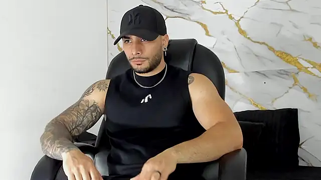 Snapshot of Miike_Stone1 chatting on 10.14.25 Miike Stone1 online show from 10.14.25