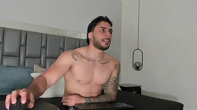 Snapshot of Miike_Stone1 chatting on 10.20.25 Miike Stone1 online show from 10.20.25