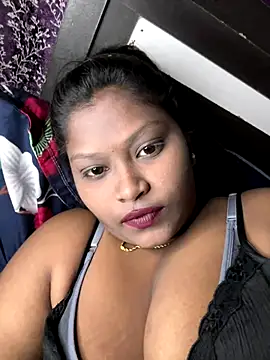 Snapshot of Shradha-999 chatting on 10.13.25 Shradha-999 online show from 10.13.25