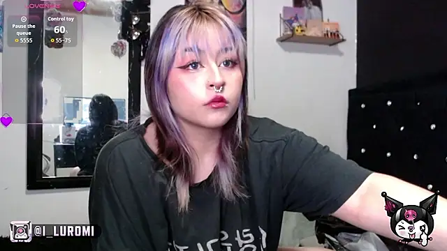 Snapshot of Iluromi chatting on 02.24.26 Iluromi online show from 02.24.26