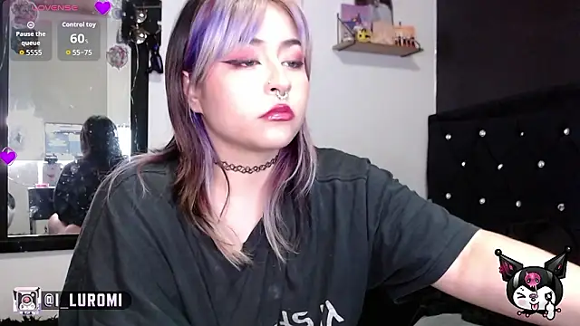 Snapshot of Iluromi chatting on 02.27.26 Iluromi online show from 02.27.26