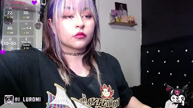 Snapshot of Iluromi chatting on 03.04.26 Iluromi online show from 03.04.26