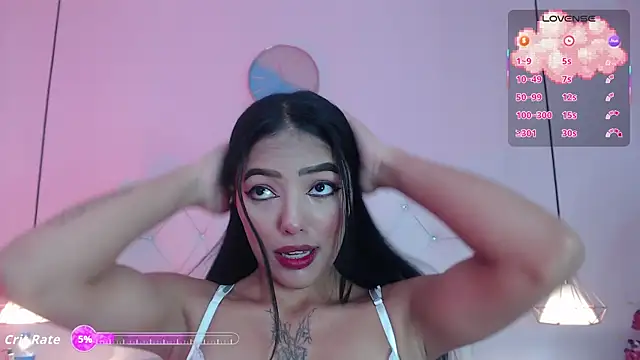 Snapshot of Liv20_ chatting on 12.18.25 Liv20 online show from 12.18.25