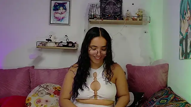 LucyDerby online show from 11.13.25