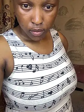 Snapshot of Bellabootie chatting on 03.31.26 Bellabootie online show from 03.31.26