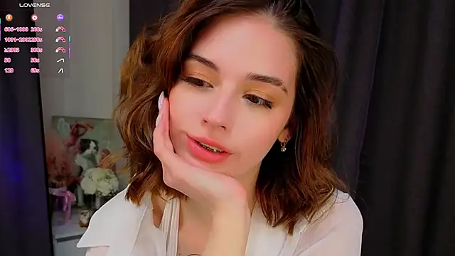 LunaraRada online show from 10.27.25