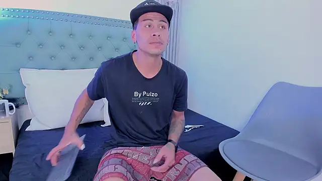 Erack and Emmy online show from 10.18.25