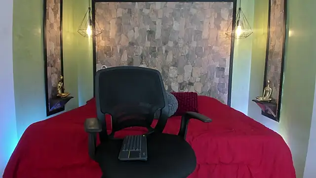 Snapshot of Axel_Draven chatting on 03.18.26 Axel Draven online show from 03.18.26