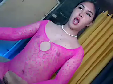 Snapshot of itsme_karina5 chatting on 10.07.25 itsme karina5 online show from 10.07.25