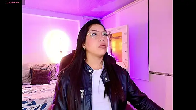 kloe28 online show from 11.14.25