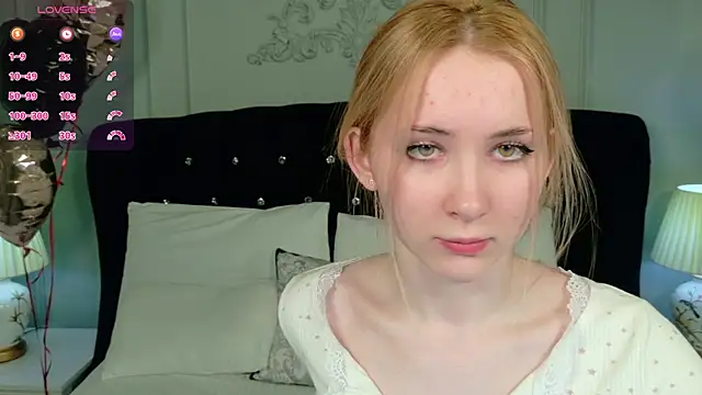 Snapshot of LiraKink chatting on 02.09.26 LiraKink online show from 02.09.26