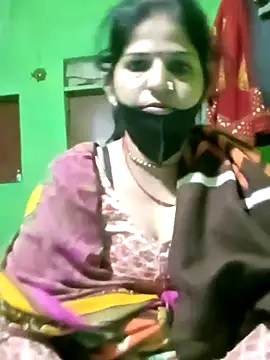 Snapshot of Cuty_nensi chatting on 10.28.25 Cuty nensi online show from 10.28.25