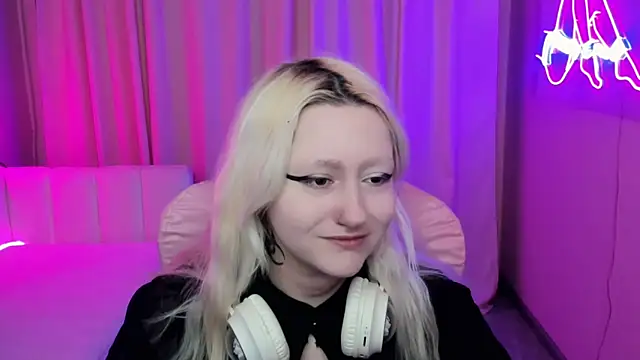 JuliaSharkk online show from 10.01.25