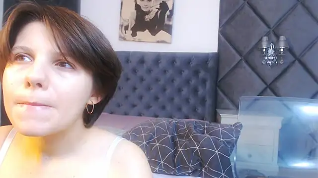 WendyChantal online show from 10.22.25