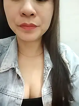 Girl Shy2000 online show from 11.13.25