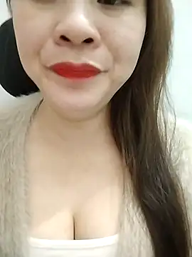 Girl Shy2000 online show from 12.15.25