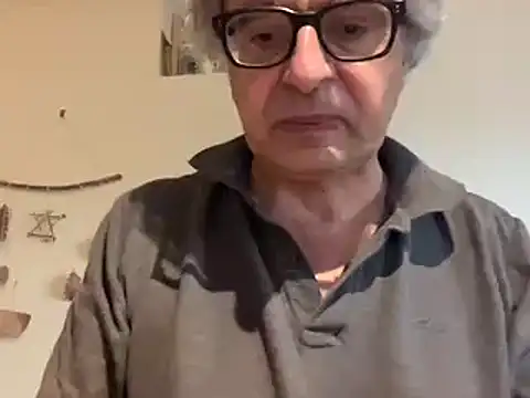 Snapshot of chtentation chatting on 12.19.25 chtentation online show from 12.19.25