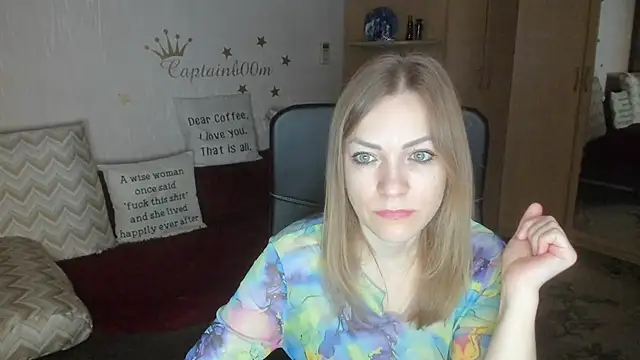 Tiffany Bates online show from 11.22.25