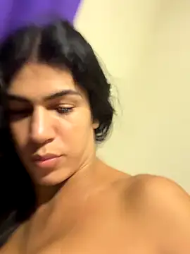 Snapshot of Rapunnzel chatting on 10.27.25 Rapunnzel online show from 10.27.25