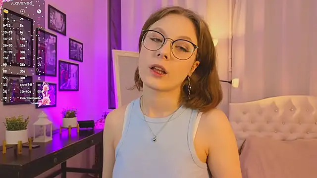 Bubblegum Babe  online show from 10.09.25