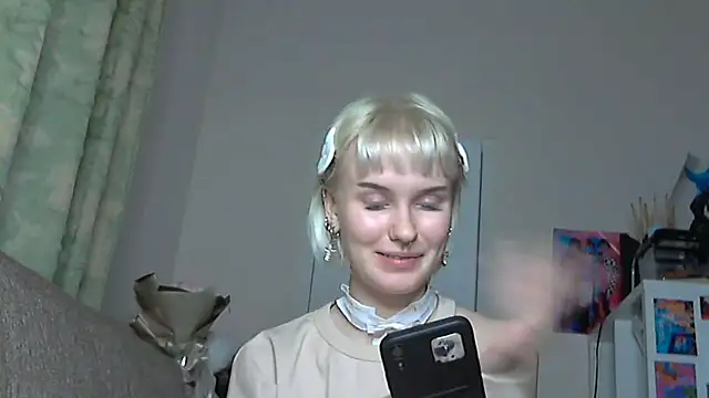 Paradoxy  online show from 12.15.25