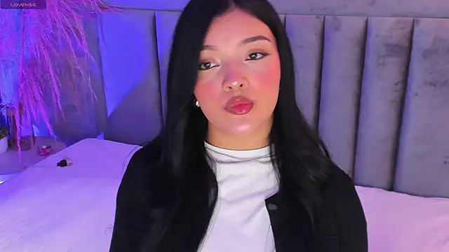 EmmaBlossom online show from 10.03.25