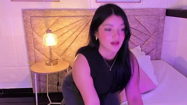 EmmaBlossom online show from 03.04.26