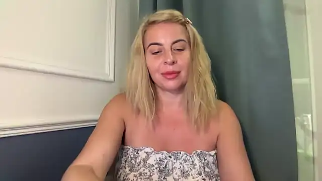 Miravynn online show from 12.21.25