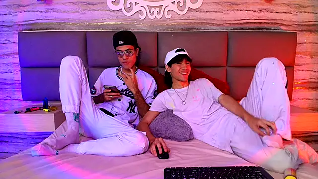 Lovers 21 online show from 09.28.25