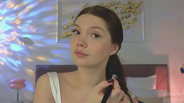 Nicole Broown  online show from 11.23.25