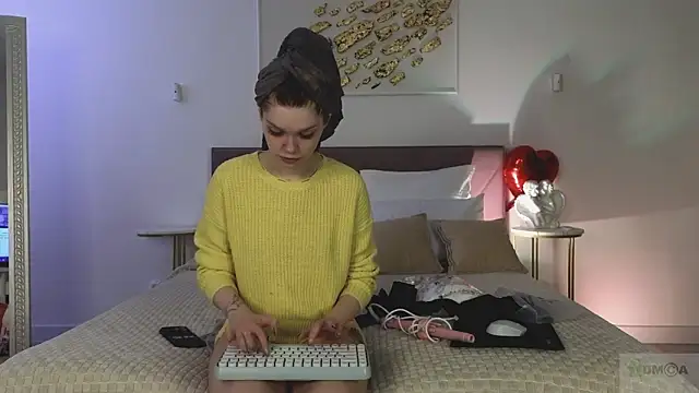 Nicole Broown  online show from 03.01.26