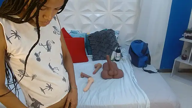 adisson petite1 online show from 11.16.25