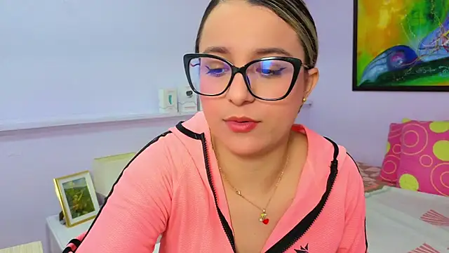 Snapshot of katiaa_lovv chatting on 04.20.26 katiaa lovv online show from 04.20.26