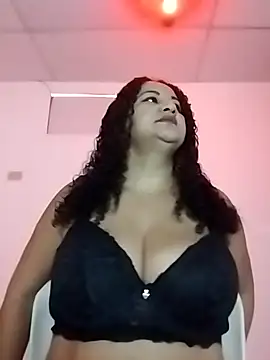 MEYBELLATINA online show from 10.04.25