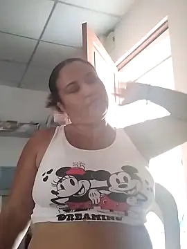 Snapshot of MEYBELLATINA chatting on 02.28.26 MEYBELLATINA online show from 02.28.26