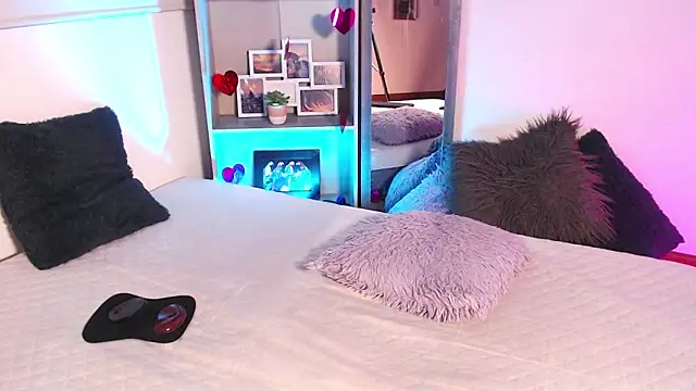 SashaBowei online show from 02.28.26