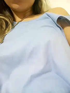 Snapshot of CrisHot202 chatting on 10.17.25 CrisHot202 online show from 10.17.25