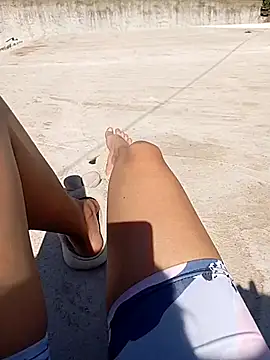 Snapshot of CrisHot202 chatting on 10.18.25 CrisHot202 online show from 10.18.25