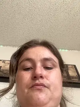 Snapshot of BuzzBunni69 chatting on 11.14.25 BuzzBunni69 online show from 11.14.25