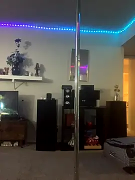 Snapshot of BuzzBunni69 chatting on 11.23.25 BuzzBunni69 online show from 11.23.25