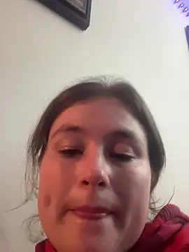 Snapshot of BuzzBunni69 chatting on 11.25.25 BuzzBunni69 online show from 11.25.25