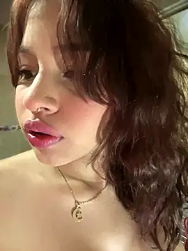 Snapshot of Mia_Valmont chatting on 12.15.25 Mia Valmont online show from 12.15.25