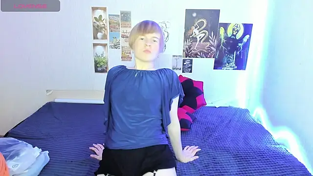 Cattie w  online show from 11.28.25