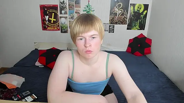 Cattie w  online show from 04.11.26